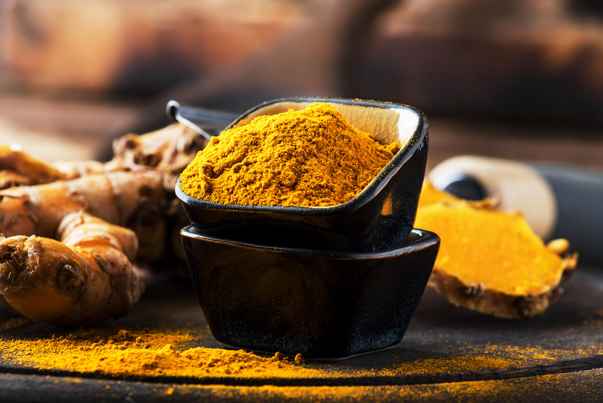 Curcumin provides potent anti-inflammatory and antioxidant effects